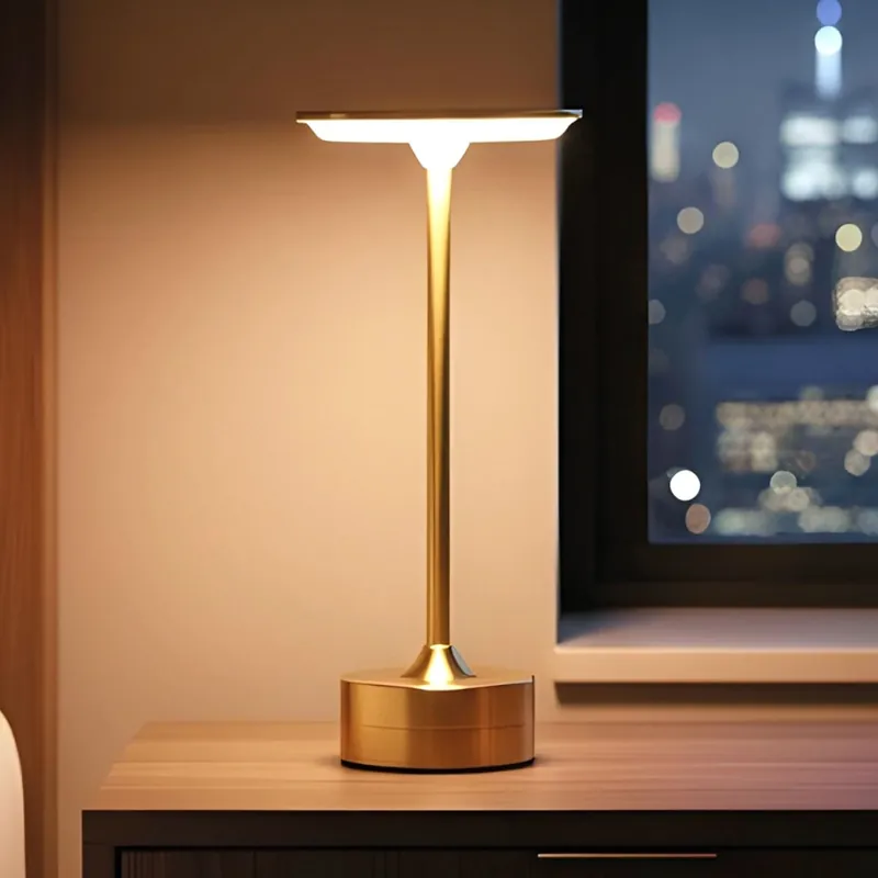 Chilipir Lampă de birou LED reîncărcabilă, dimmabilă NEW YORK LED/1,8W/5V 2700K/4000K/6500K 1200 mAh aurie