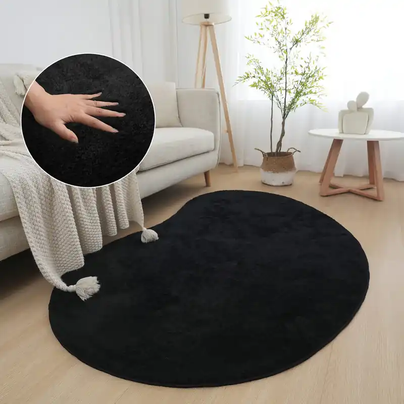 Comandă acum Covor pufos Cali Bean negru din microfibra 90x135 cm